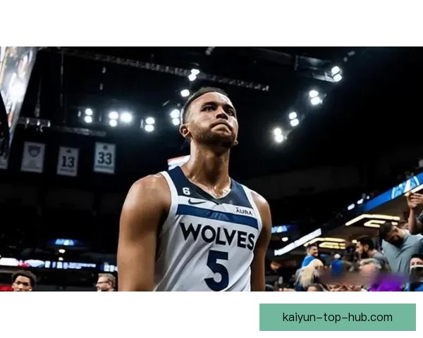 李凯尔：即使无球也专注提升 技术 队伍需围绕戈贝尔组织进攻